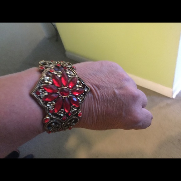 Red Stone Bracelet - Picture 2 of 7